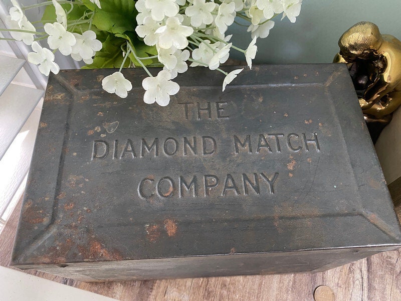 Antique Diamond Match Company Tin Metal Hinged Box – Duckwells