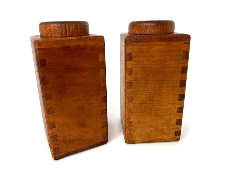 Vintage wood Salt shaker & Pepper Mill light maple woodpecker woodware  Japan 60s