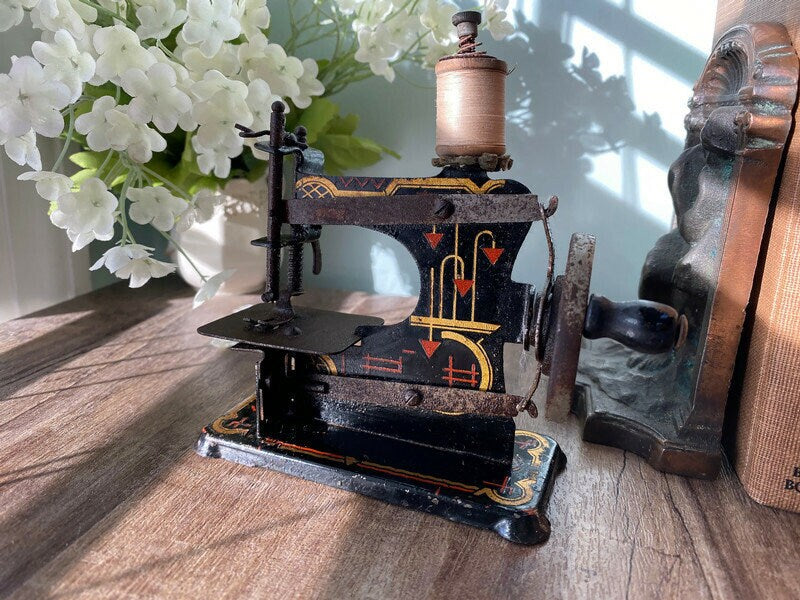 Vintage Childs Singer Sewing Machine Model 20 – Duckwells