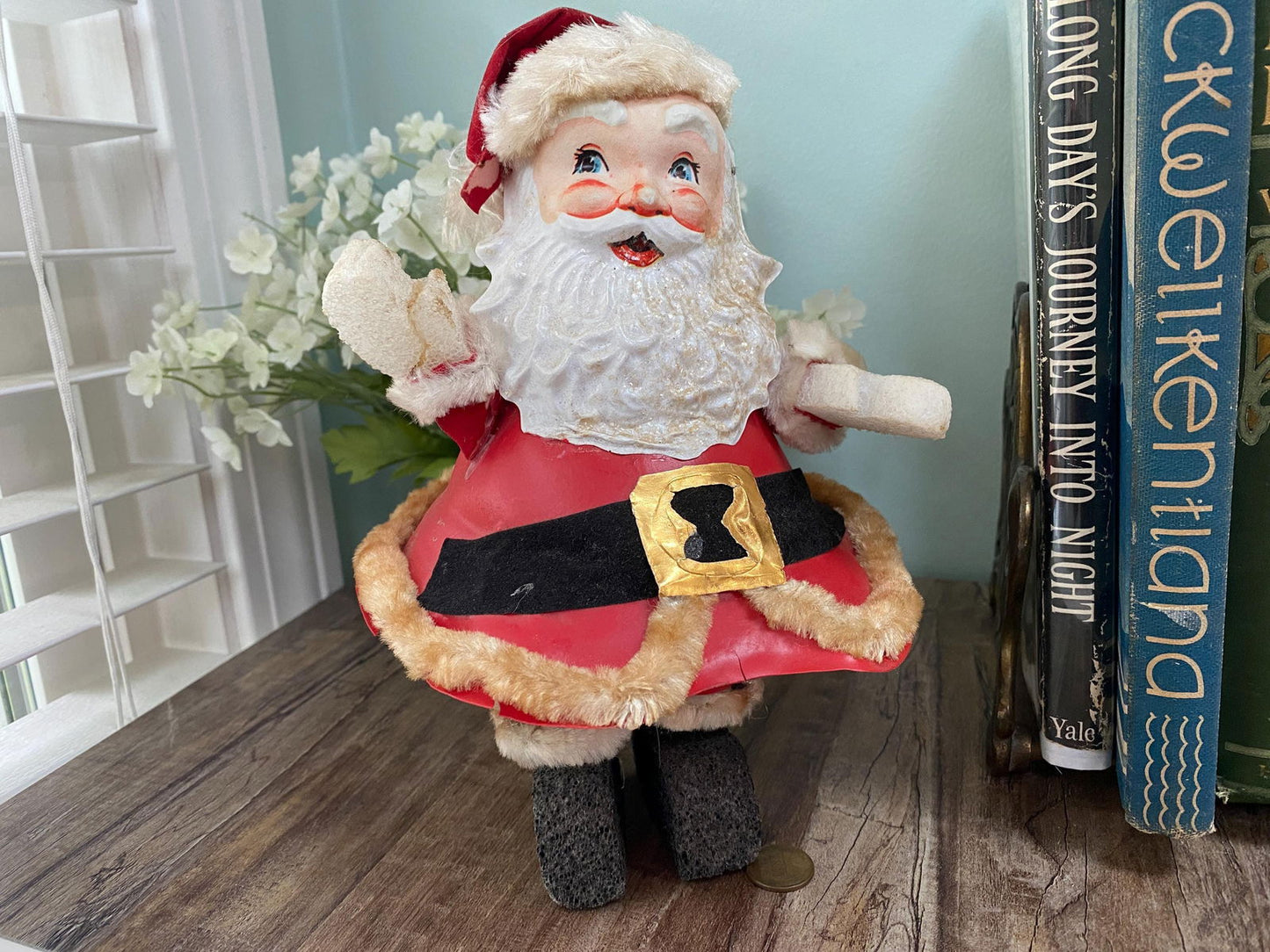 Midcentury Santa Claus Figurine - Duckwells