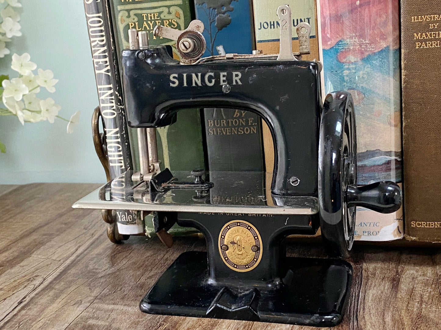 Vintage Singer Mini Model 20 10 Sewing Machine Collectible Made in Great Britain