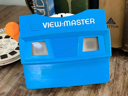 Vintage GAF Blue View Master with 10 Reels