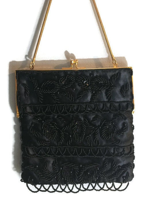 Vintage hotsell beaded black velvet purse