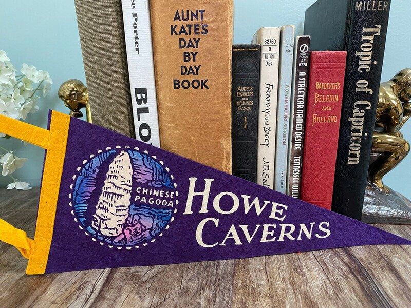 Vintage Howes Caverns Pennant